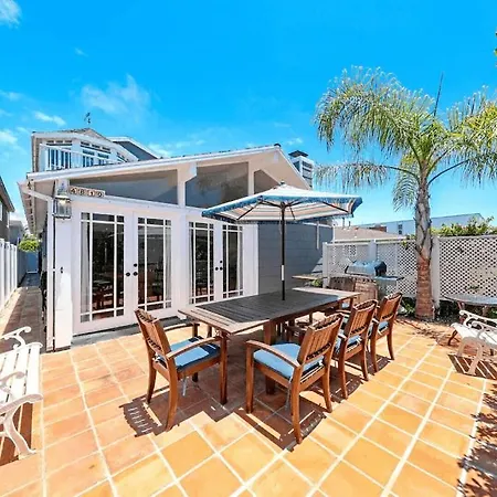 Charming 4Br W- Large Garden Patio 2 Houses From Sand By Beachview Rentals